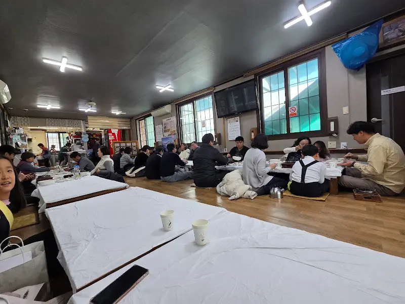 식당 내부 전경