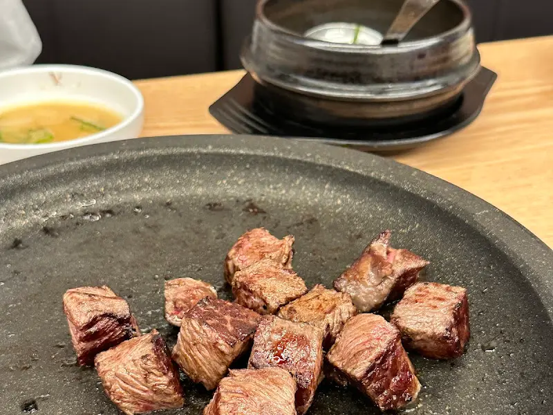 잘 구워진 한우 안심