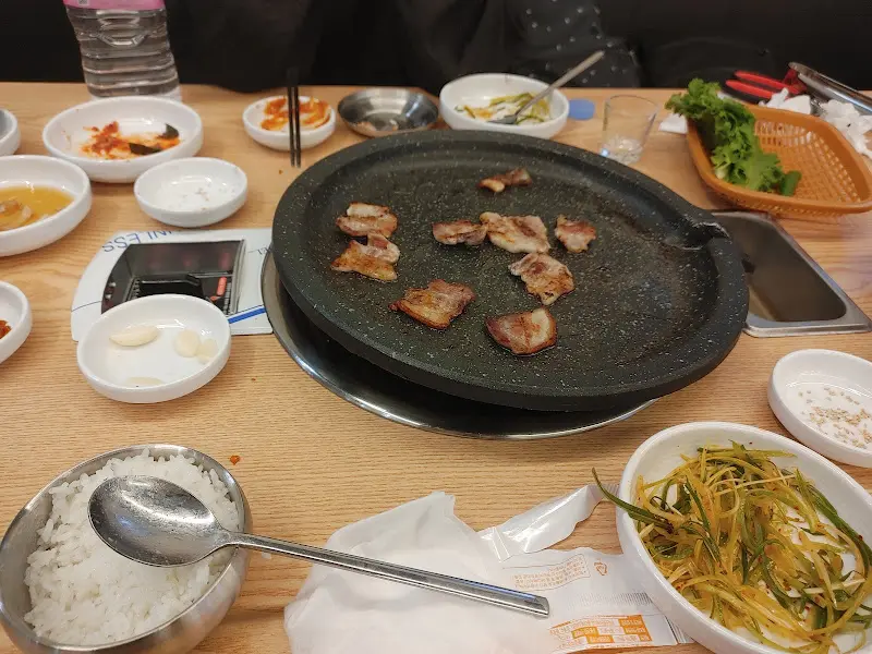 불판 위의 고기