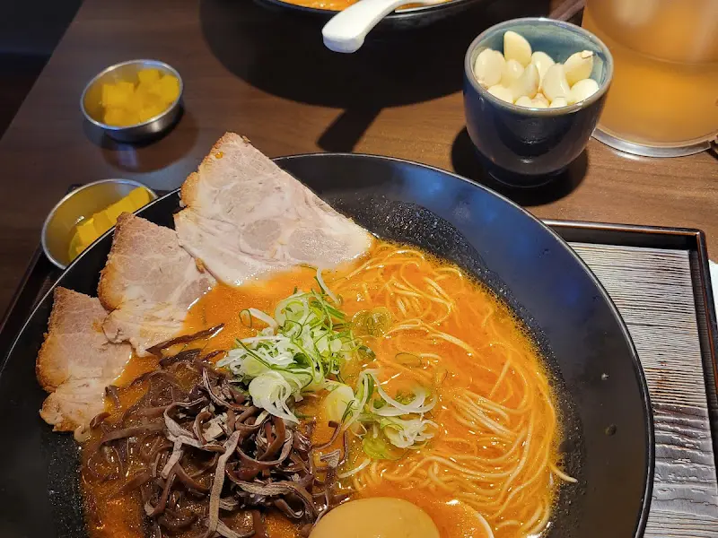 사사키 돈코츠 라멘 마늘 토핑