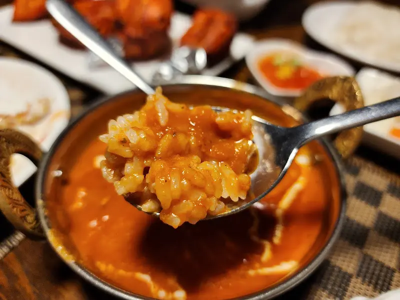 커리에 밥 비벼먹기