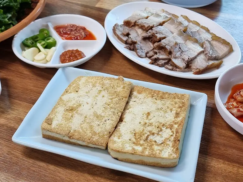 두부, 수육, 막국수