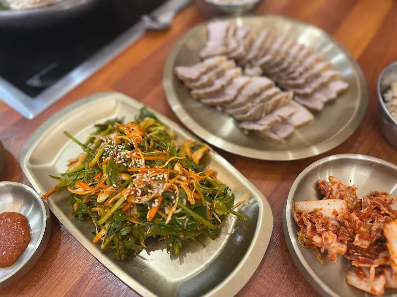 수육과 오징어무침