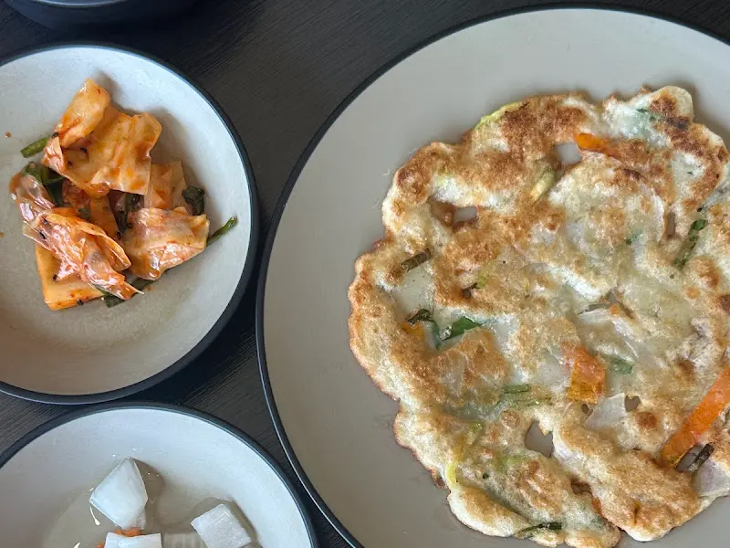 닭볶음탕과 함께 제공된 반찬과 전