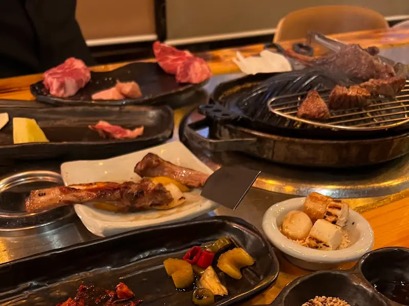 다양한 부위의 양고기를 맛볼 수 있는 양고기 모듬