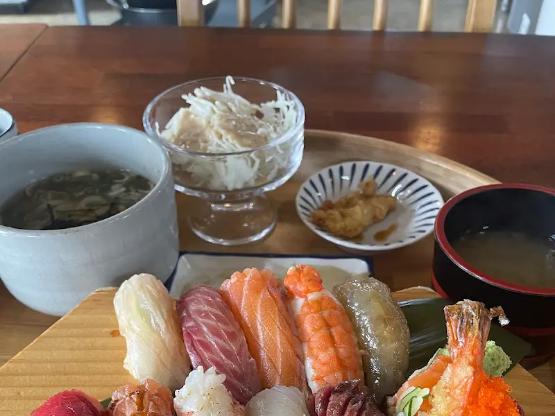 모둠초밥 한상차림