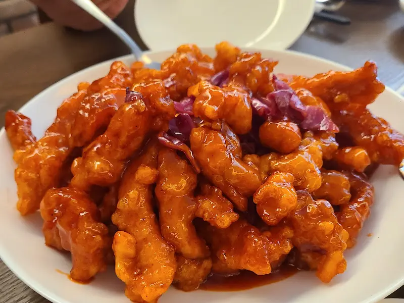 윤기가 좔좔 흐르는 탕수육