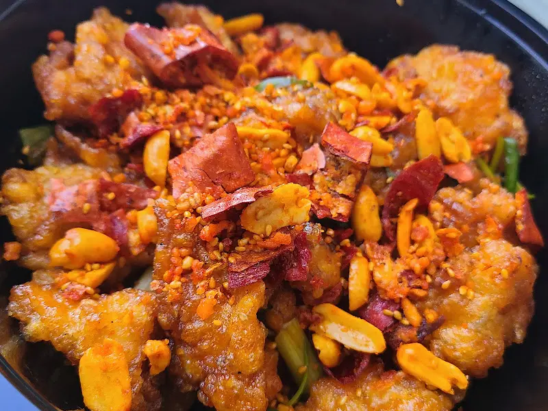 매콤한 양념이 인상적인 깐풍기