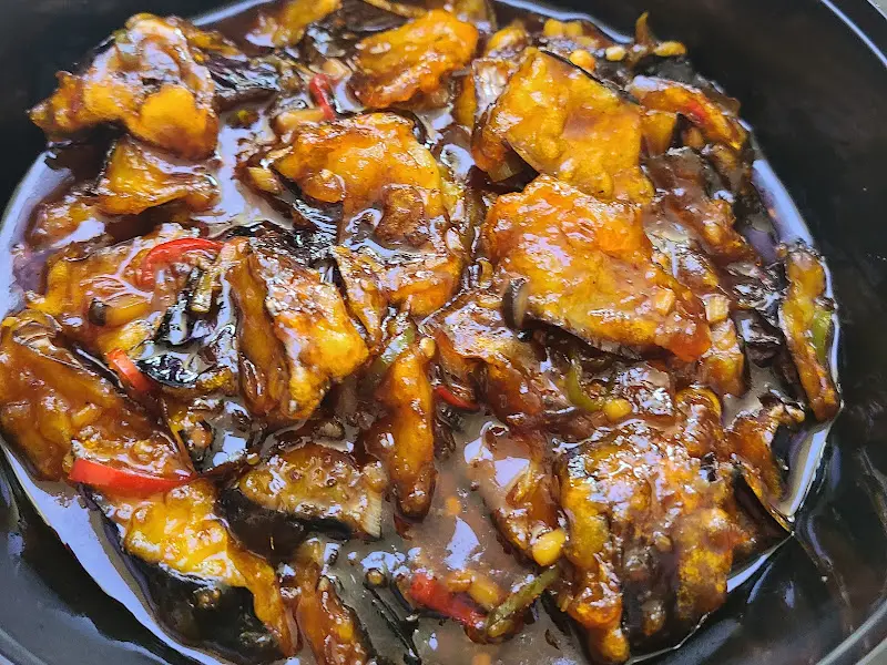 윤기가 흐르는 가지 요리