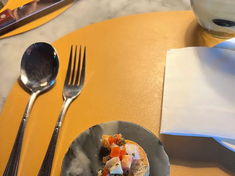 식전 빵과 핑거푸드