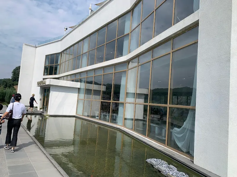 브레드숨 건물 외관