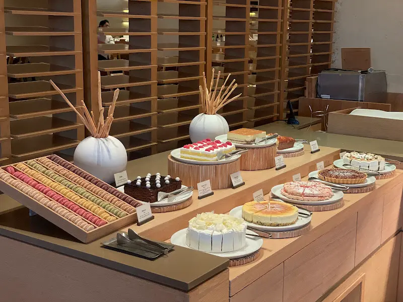 다채로운 디저트 코너