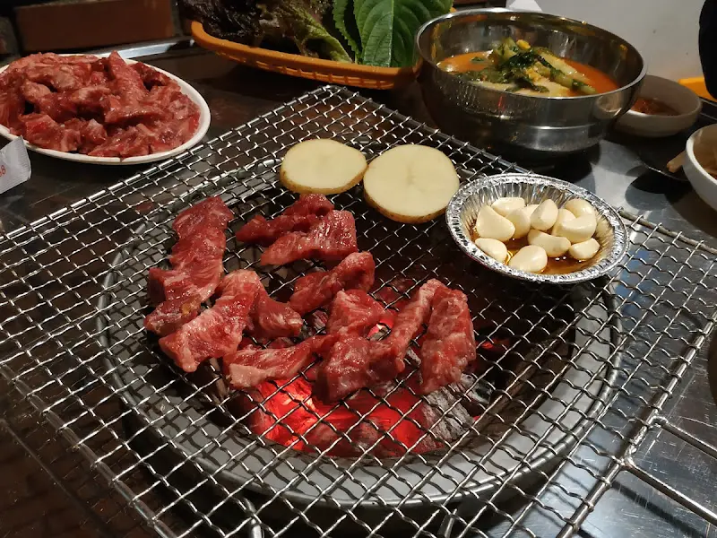 숯불 위 소갈비살