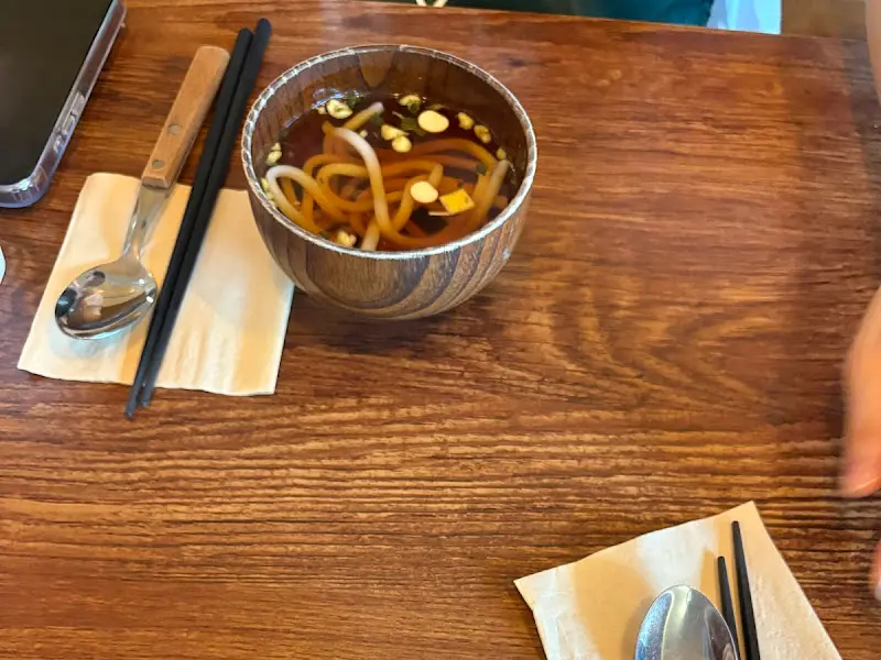 기본으로 나오는 우동