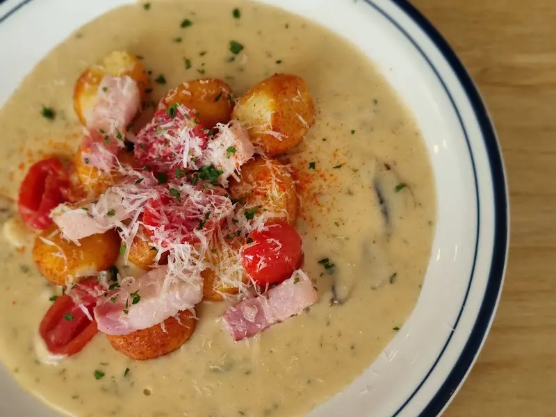 뽀얀 크림 소스에 퐁당 빠진 뇨끼