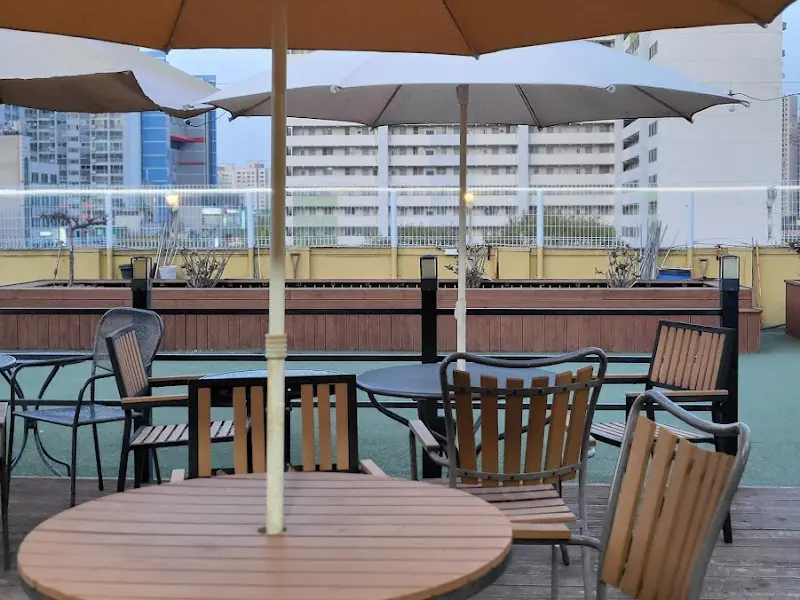 옥상 테라스 좌석