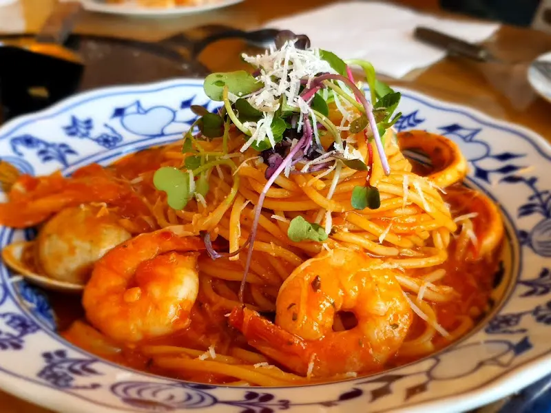 해산물이 듬뿍 들어간 파스타