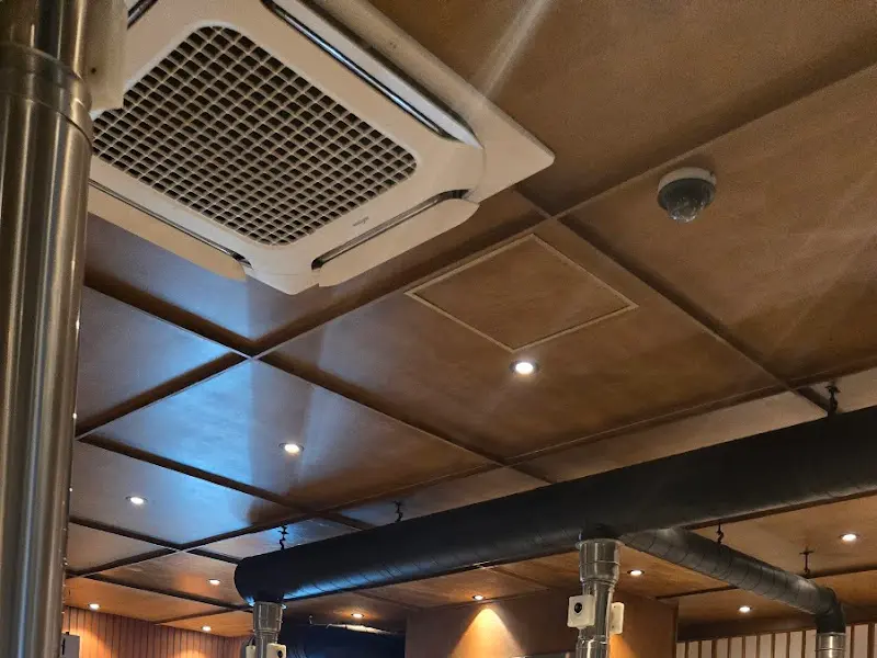 깔끔한 식당 내부