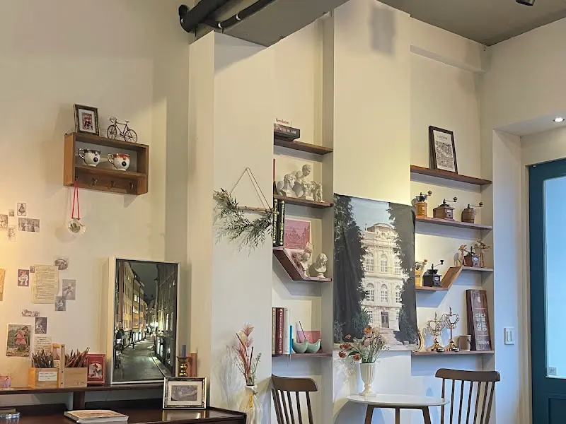 카페 내부 인테리어