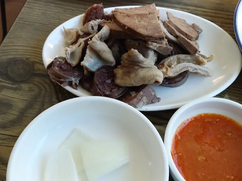 윤기가 자르르 흐르는 순대