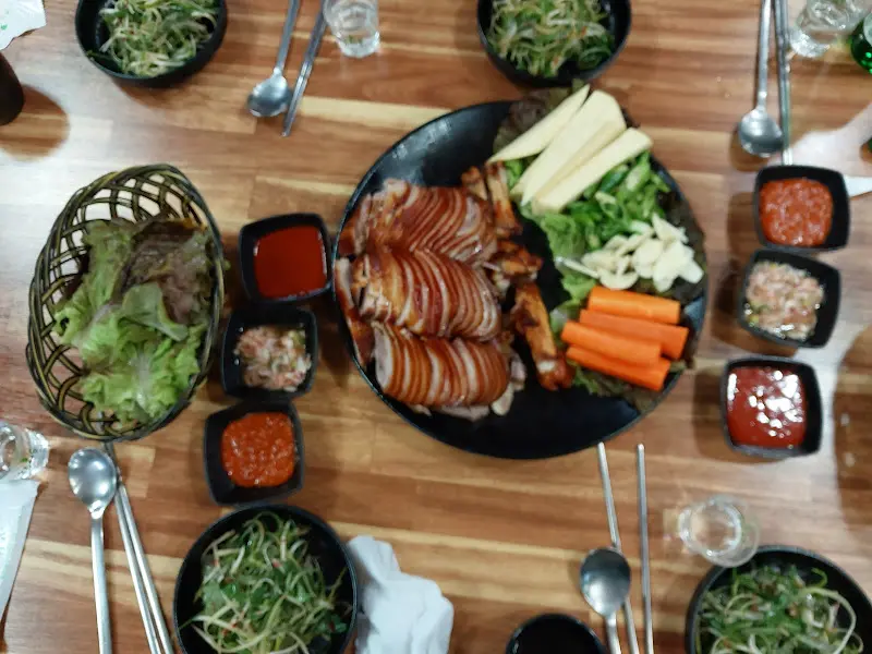 상차림 전체 모습2