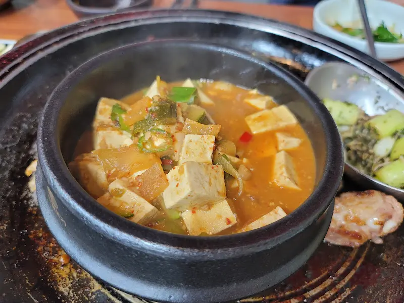 푸짐한 된장찌개