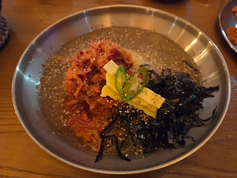 시원하고 매콤한 김치말이국수