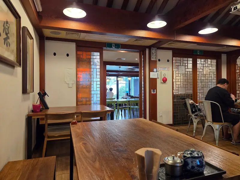 동래할매파전 내부 홀 전경