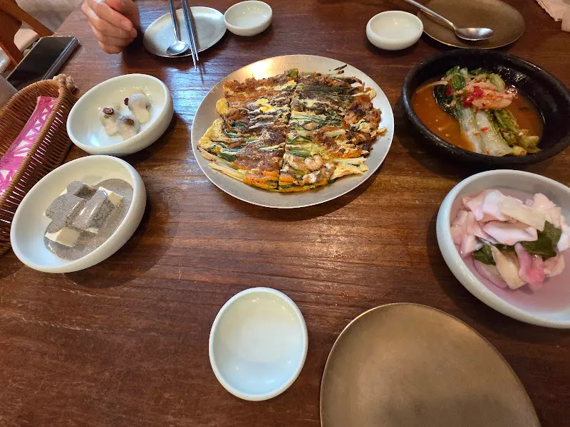 동래파전과 밑반찬 전체샷