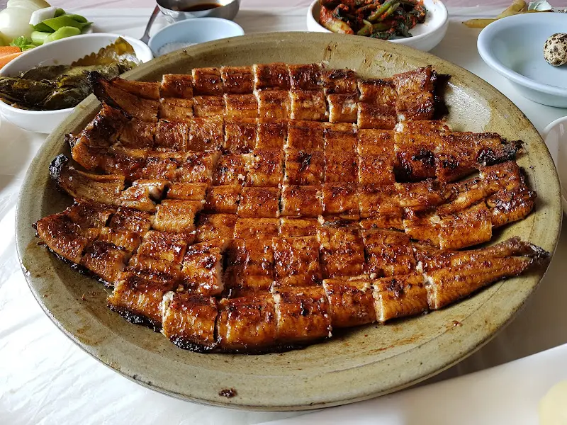 장어 한 상 차림