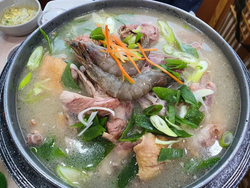 푸짐한 오리백숙