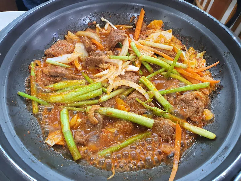 매콤 달콤한 볶음 요리