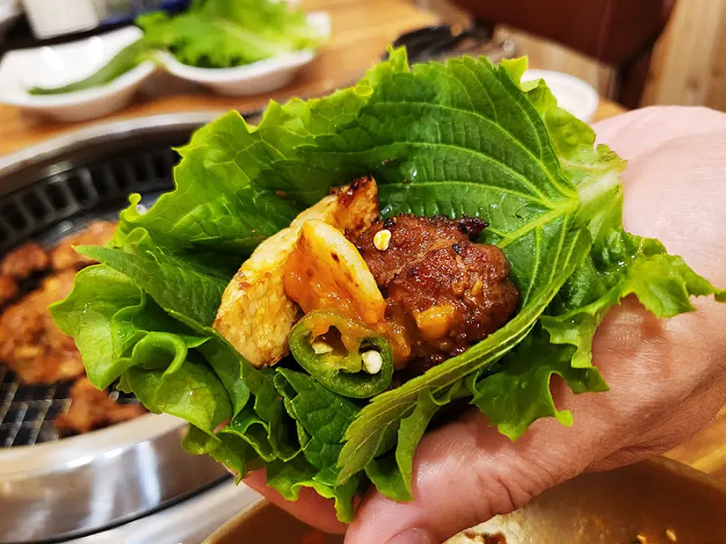 깻잎에 싸먹는 돼지갈비