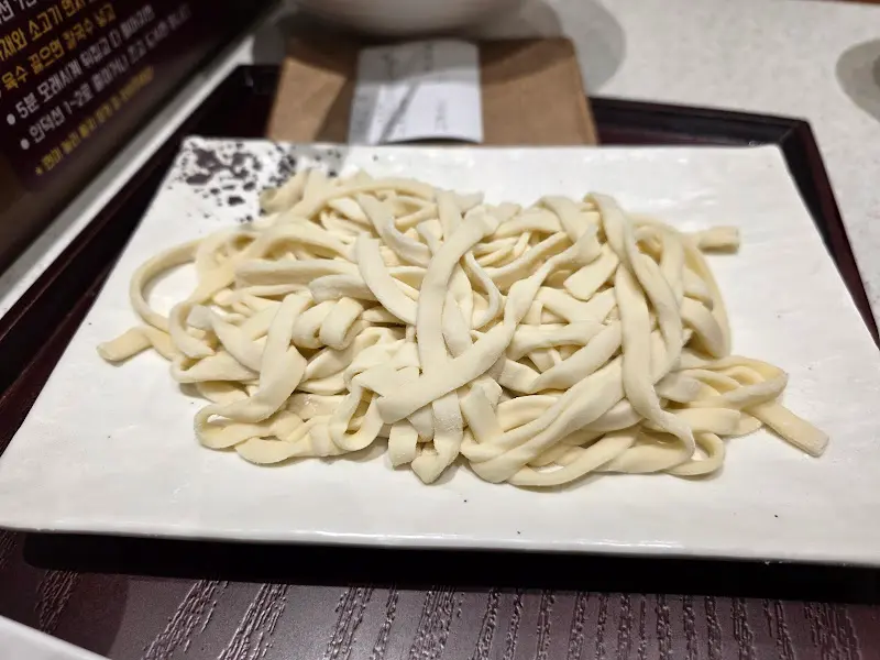 탱글탱글한 칼국수 면