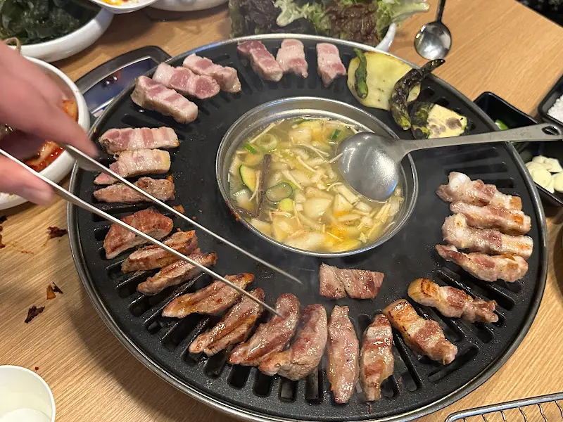 고기와 함께 끓여먹는 된장찌개