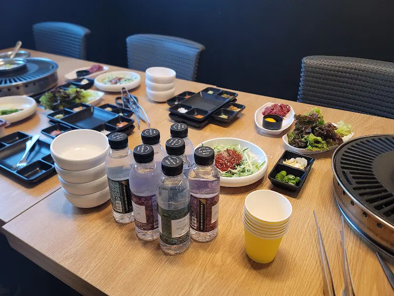 정갈하게 준비된 테이블 세팅