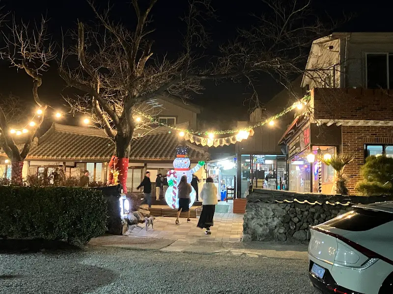 밤의 형제가든 전경