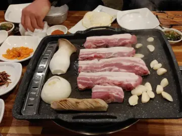 광주 인쇄거리, 잊을 수 없는 흑돼지의 향연! 풍성한 인심이 느껴지는 맛집 기행