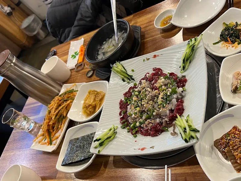 육회 낙지 탕탕이의 아름다운 비주얼