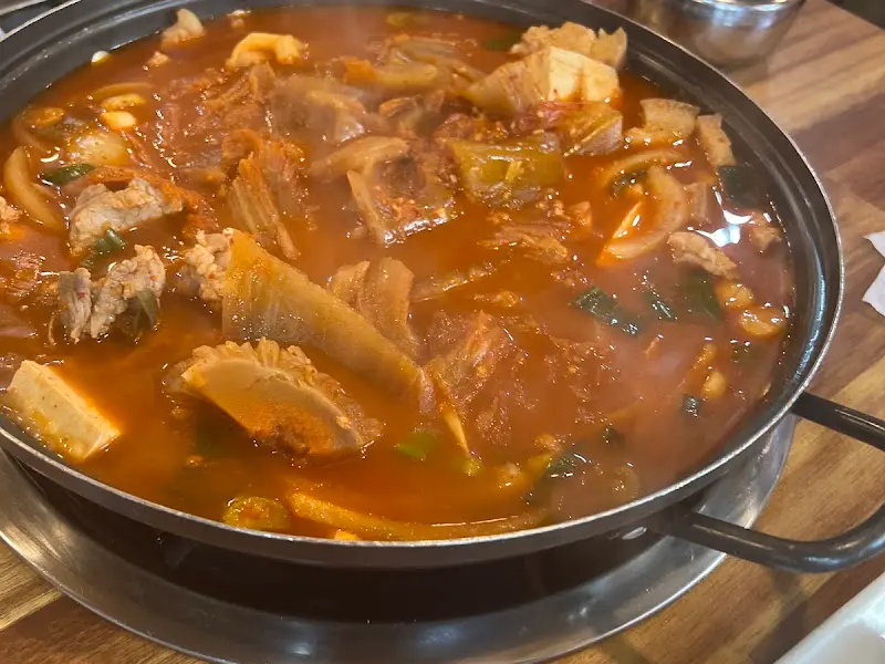 보글보글 끓고 있는 김치찌개