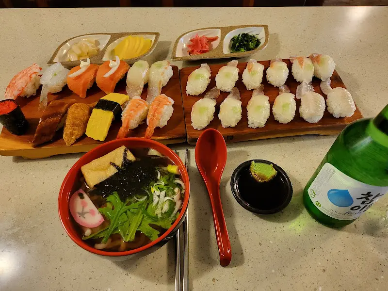 초밥과 함께 나오는 미니 우동