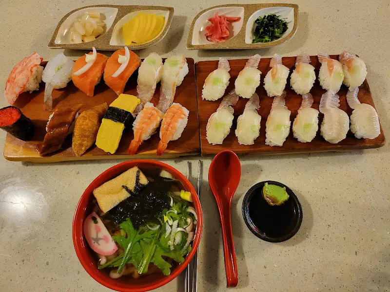 다채로운 초밥 구성