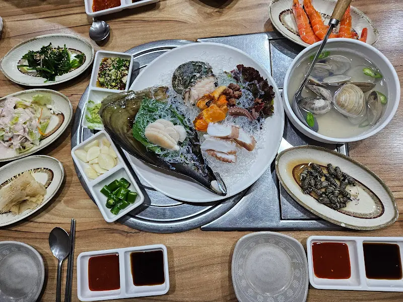 다채로운 해산물 한 상