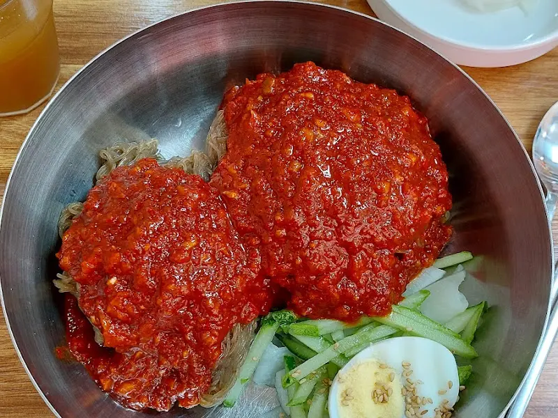 비빔냉면