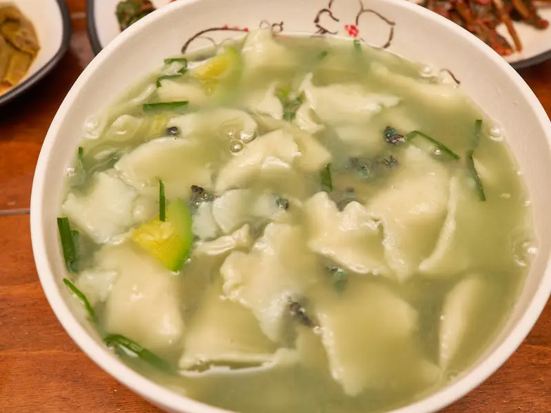 다슬기 수제비 근접샷