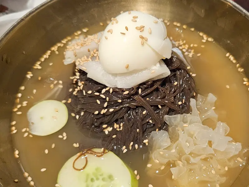 살얼음 동동 물냉면