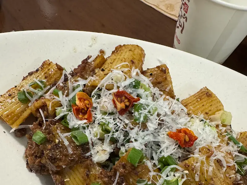 윤공 비스트로의 내부 인테리어