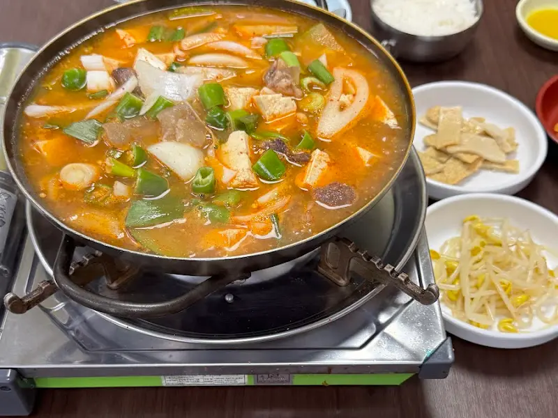 스지 된장찌개와 노른자