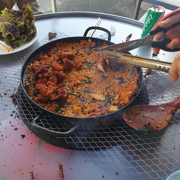 간장불닭 굽는 모습