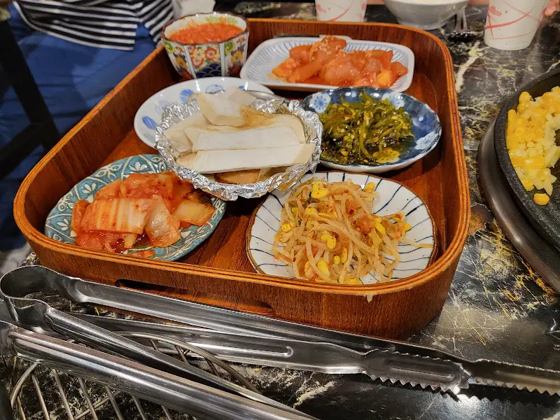 정갈하게 담긴 밑반찬